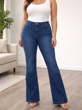 sofia by sofia vergara High-Rise Flare Jeans in Blue Denim